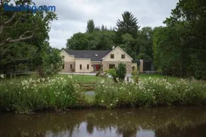 Canal bank house - Image 1