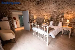 The Mews -- Luxury Stay at Bellingham Estate - Image 3