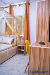 Villas - Beach 2 km, Wifi, SmartTV, Parking - by Mango Tree Cottages Kilifi - Image 3
