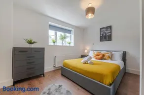 The Perfect Stay London, Home with 2 Bedrooms 1 Bath - Battersea, Vauxhall and Nine Elms - Image 4