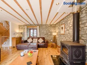 3 Bed in Tenby oc-91524 - Image 2
