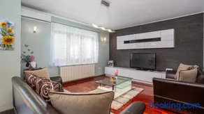 House Luka by Villas Guide - Image 3