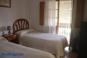 HOSTAL MONCADA - Image 1