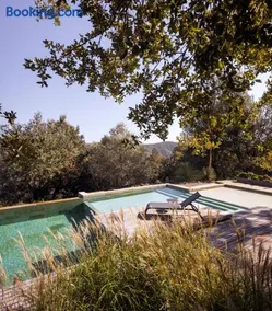 Architect's luxury villa with pool - Image 2