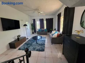 Ackee Haven Comfortable Spacious Home - Image 3