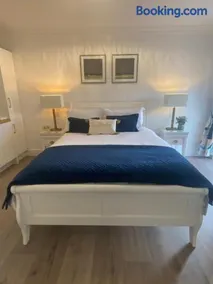 Watermark Luxury Accommodation - Image 3