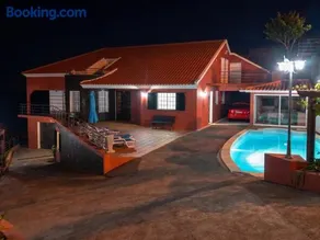 Pleasant Apartment with Private Pool in Lombo Do Doutor - 50 m² - Image 1