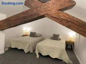 Gîte confortable à Saugues pour randonneurs, 3 chambres spacieuses avec salle d'eau privative - FR-1-582-365 - Image 3