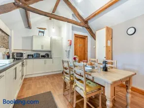 Lord Mayors Barn - Image 4