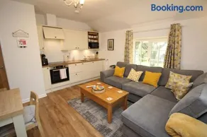 Almond Tree Cottage - Image 5