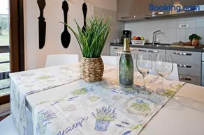 \"VILLA VALESANA\" I LAZISE MED 3 SOVEVÆRELSER, 2 BADER, WIFI, A / C, GARDEN - Image 5