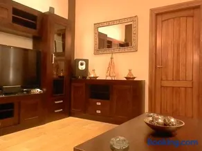 -1-Igual que tu casa, garaje gratis, en el centro - Image 1