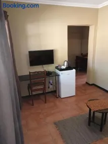 Villa Schreiner Guest House - Image 2