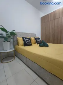 Frangipani Sky Lounge, Alanis Residence-studio near KUL Airport - Image 4