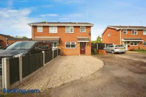Entire home in Redditch - Image 2