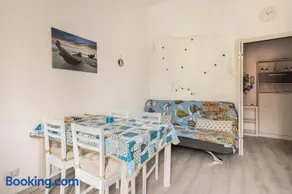Leo Holiday Homes - Image 4