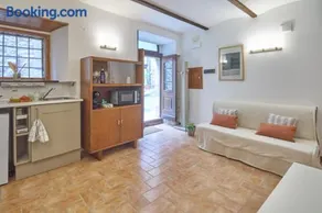 La Casina nel borgo di Corciano Umbria - Image 2