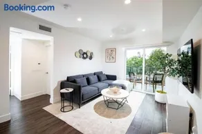 Luxury 2Bed/2Bath Apt in West Hollywood w/ Rooftop - Image 2