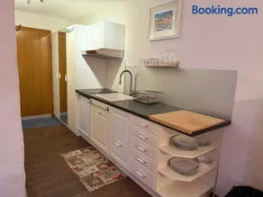 Champfer Garden Apartment - Image 3