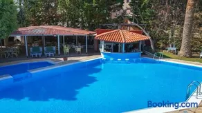 Mariliza's Spacious Maisonette Close to Beaches - Image 3