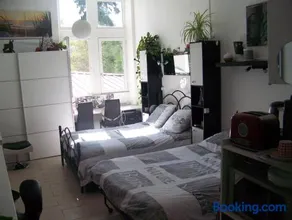 Charmant STUDIO au Calme Tout Confort Dans Château Néo Gothique proche ZENITH COMET ORLEANS Parking Voiture Gratuit WIFI Haut Débit Rue des Montées - Image 4