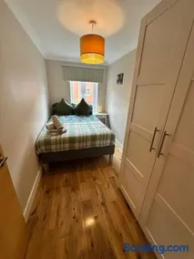 Marina Flat, Swansea - Perfect Location - Image 5