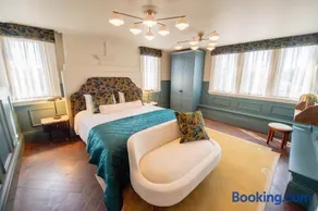 The Carre Arms Hotel & Restaurant - Image 4