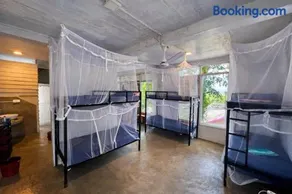 TheLakeHostel - Image 1