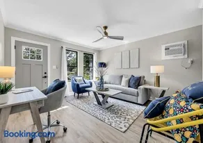 15% off! Front porch w/ Wi-Fi & Private Parking - Image 1