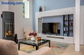 Chalet Wacholder - Image 1