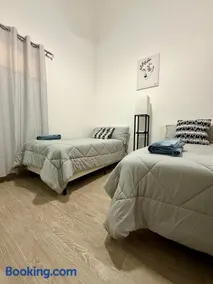 Modern 2BR Condo with Lagoon View Downtown PC - Image 2