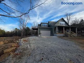 Hilltop Stargazer 5BR Family Retreat Lake Eufaula - Image 1