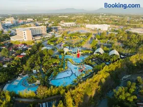 SixtyFifth Destination Resort Hotel - Image 3
