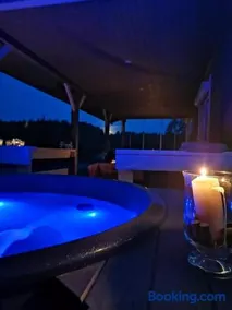 Dziki zakątek Piskornia dom z balią jacuzzi - Image 1