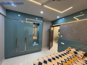 Modern Luxury Apartment 3 bed 3 bath close toGreenfield stadium - Image 4