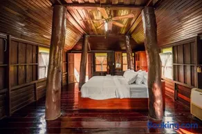 Kamolchanok House & Gallery - Image 2