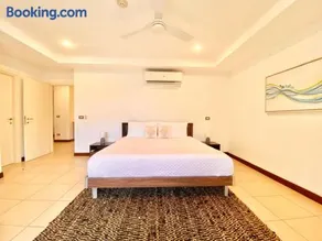 Peninsula 46 - Upscale 2bdr with Jacuzzi - Beach - Fast wifi - Gym - Image 2