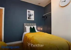 BIG Contractor House with 6 Beds & Free Parking by PureStay - 7 night min! - Image 5