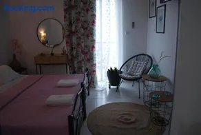 Sunset Rooms - Image 5