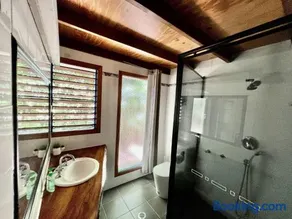 Tropical Cabin Retreat - Image 3
