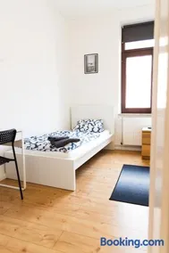 Geräumige Monteurs- und Ferienwohnung mit 3 Schlafzimmern, Balkon und voll ausgestatteter Küche - Image 1