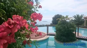 Le Faré 5bedrooms and mezzanine villa with swimming pools, tennis 15pax - Image 1