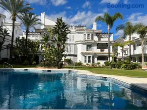 Beautiful 2 bedroom Apartment in Puerto Banus ! - Image 1