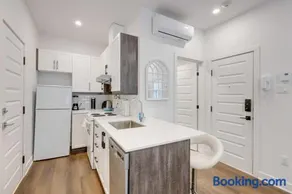 Newly Renovated Studio in central montreal - Image 2