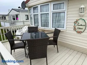 Luxury Caravan Coastfields Holiday Village - Image 5