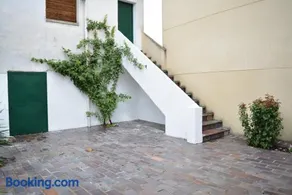 Apartamentos Alameda - Image 1