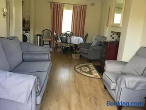 Adare Luxury Riverside Apartment - Image 1