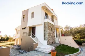 Our House Luxury Suites - Image 1