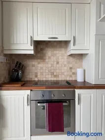 Westport Town Centre Escape with Croagh Patrick View Sleeps 4 - Image 3