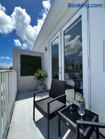 Modern Townhouse with terrace! - Image 2
